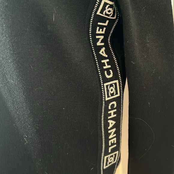 CHANEL SWEATER BLACK SIZE 46 Long sleeve Gorgeous Grey Stripe CHANEL on side - Picture 4 of 13